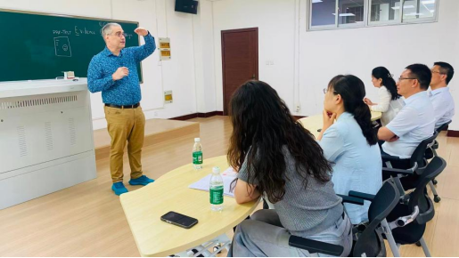 新乡学院墨尔本联合学院成功举办“英语写作与批判性思维训练技巧”专题讲座