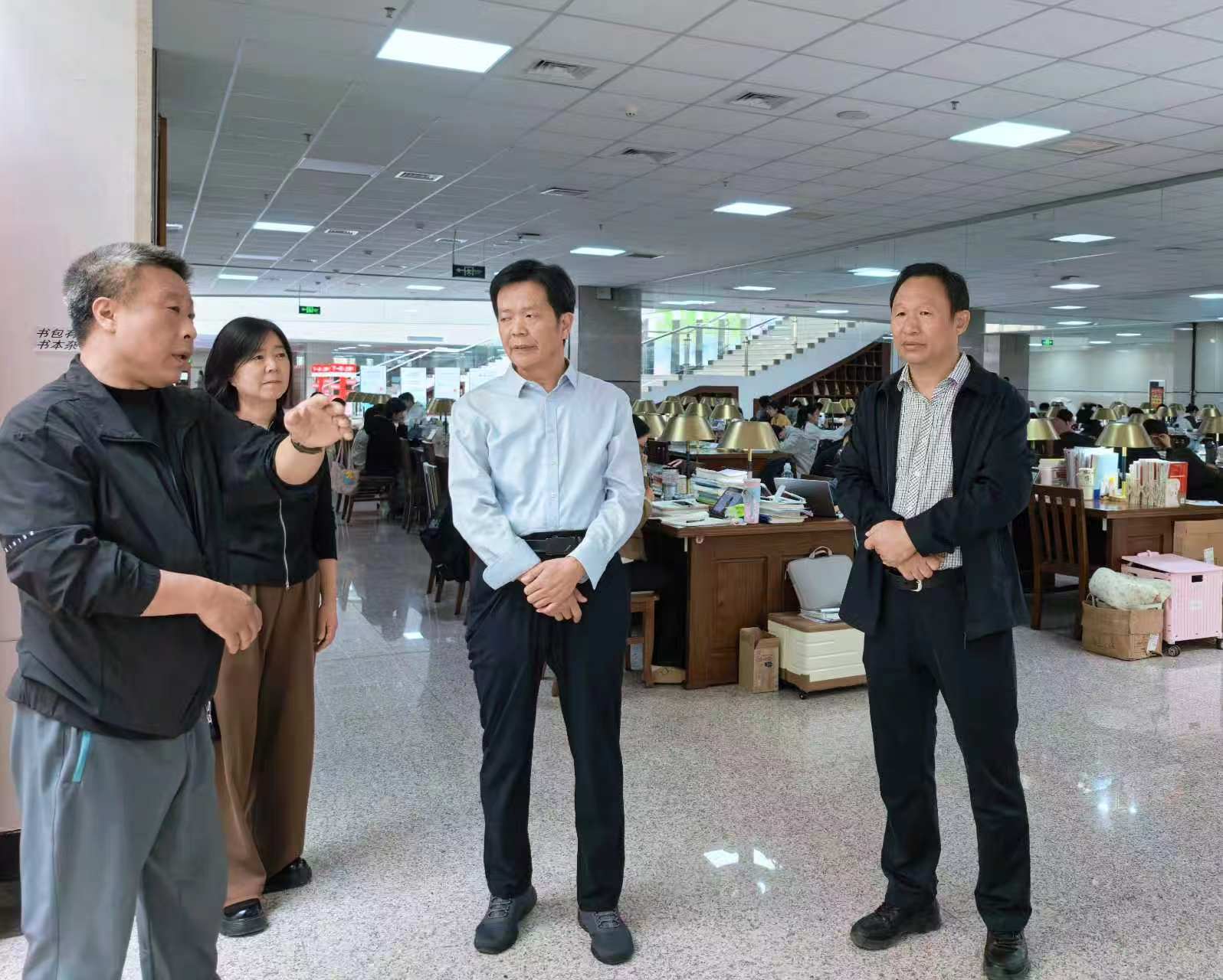 校长李广慧调研指导新乡学院墨尔本联合学院、图书馆“十一”期间服务保障工作